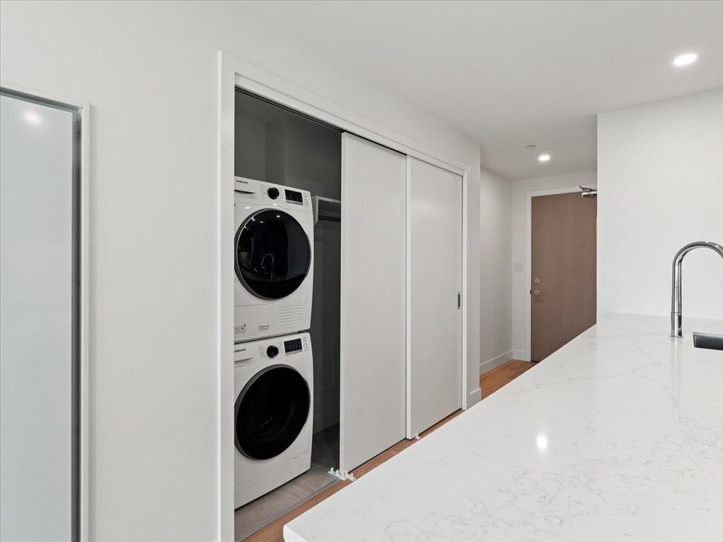 listing image 1104952326610521494