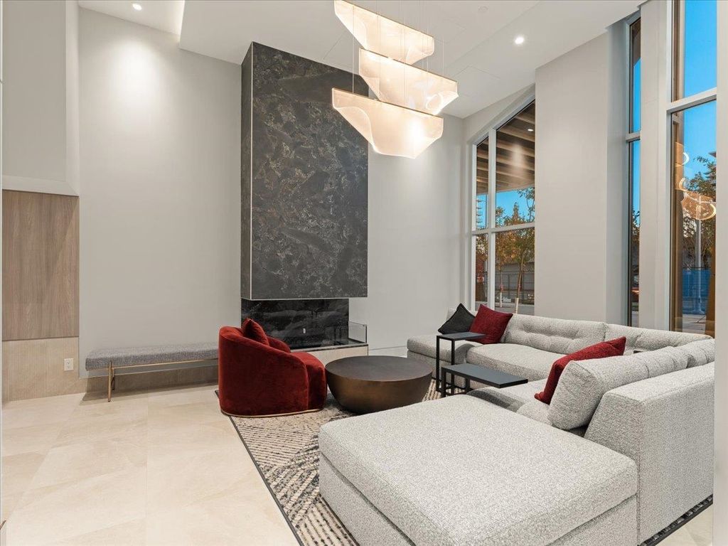 listing image 1106809121702031865