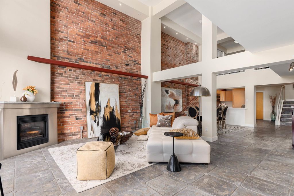 listing image 1100777560261910524
