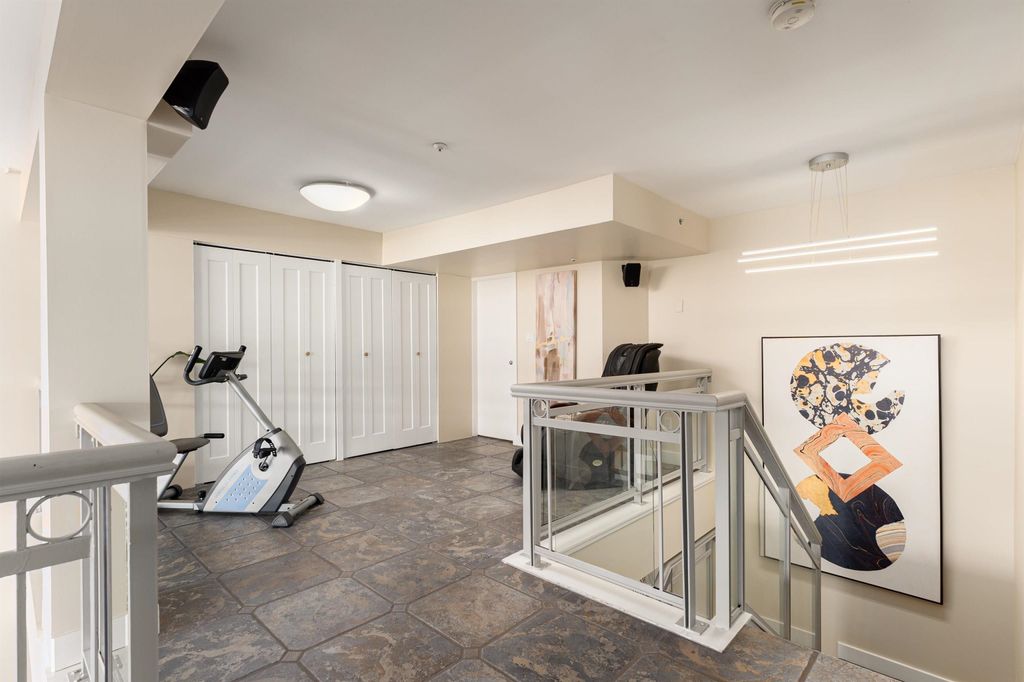 listing image 1106815595408802581
