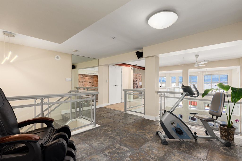 listing image 1102075397698024664