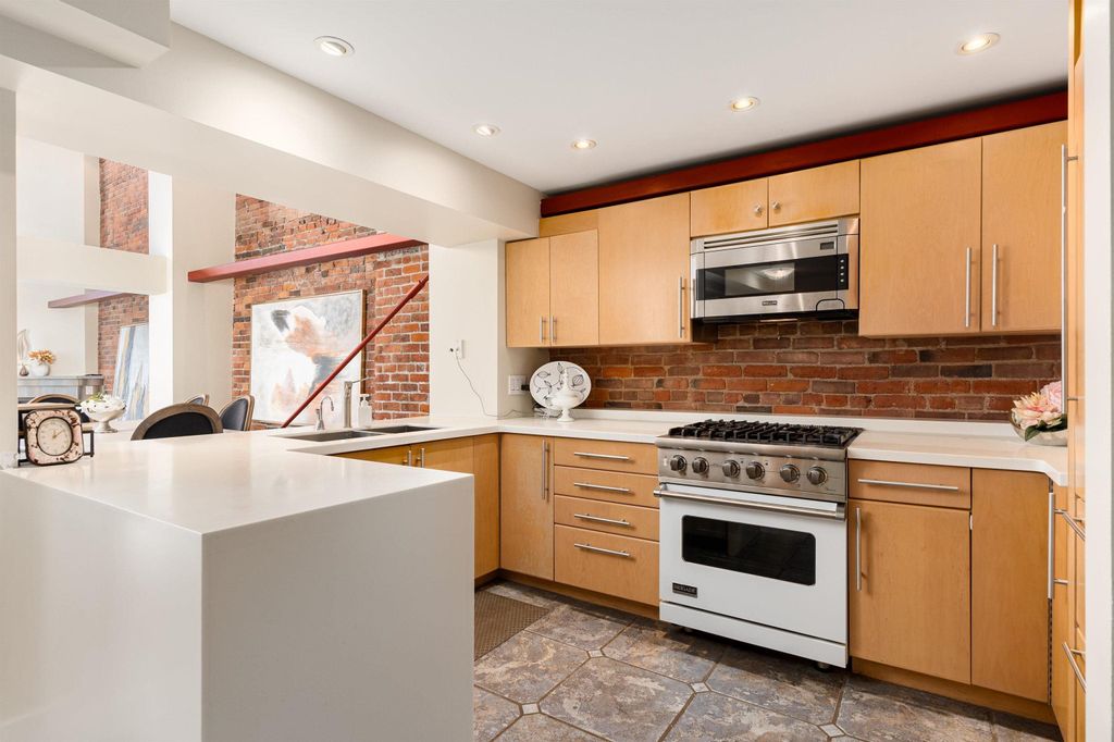 listing image 1108847013846849654
