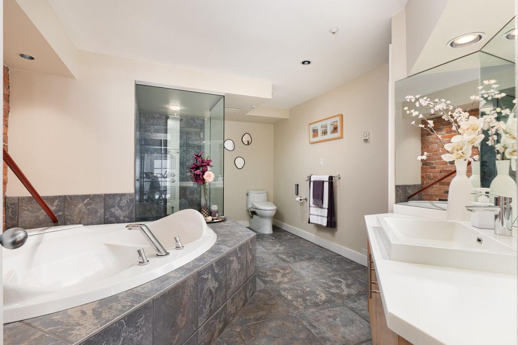 listing image 1109323215786177238