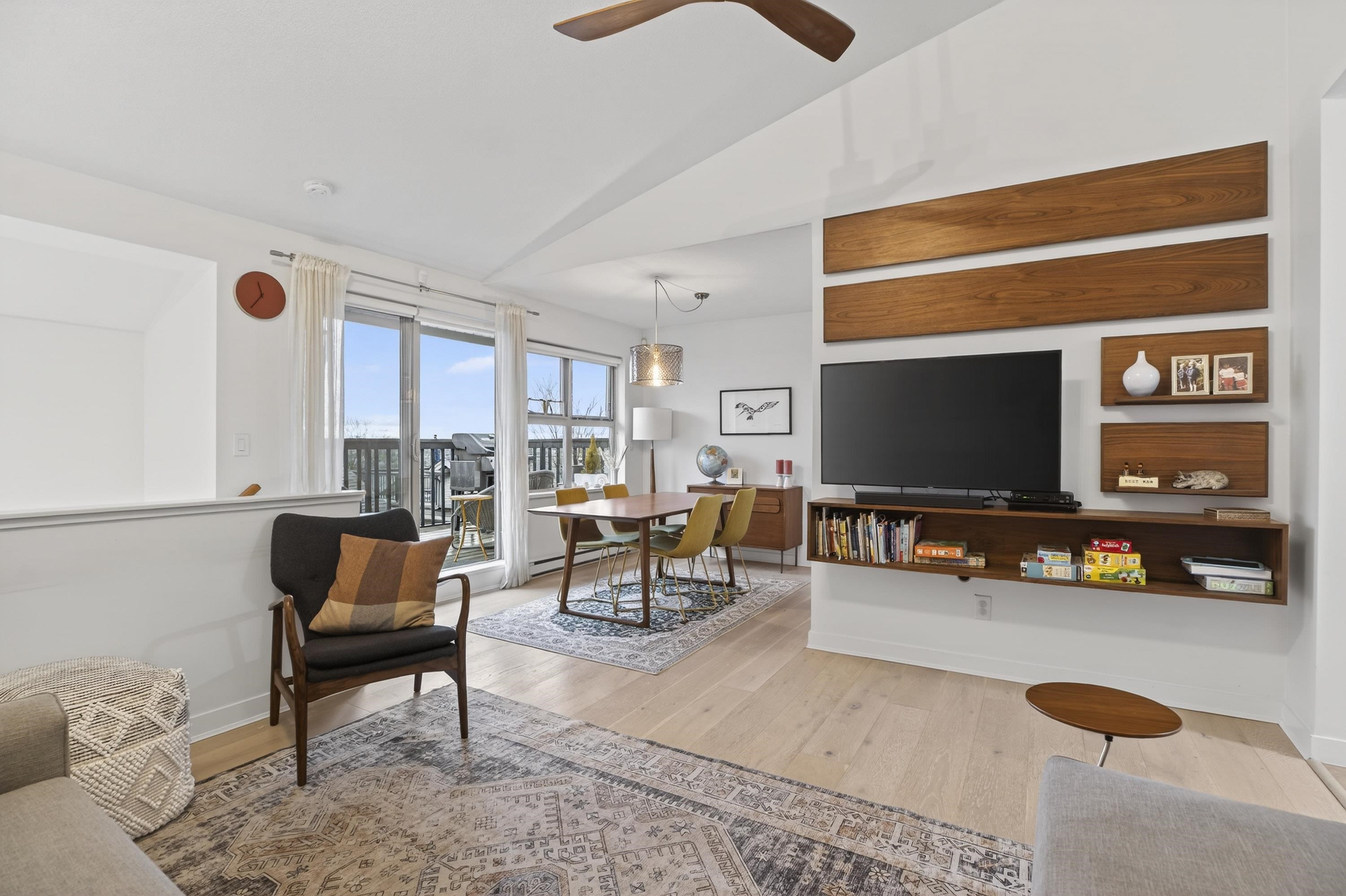 3855 Pender Street 31