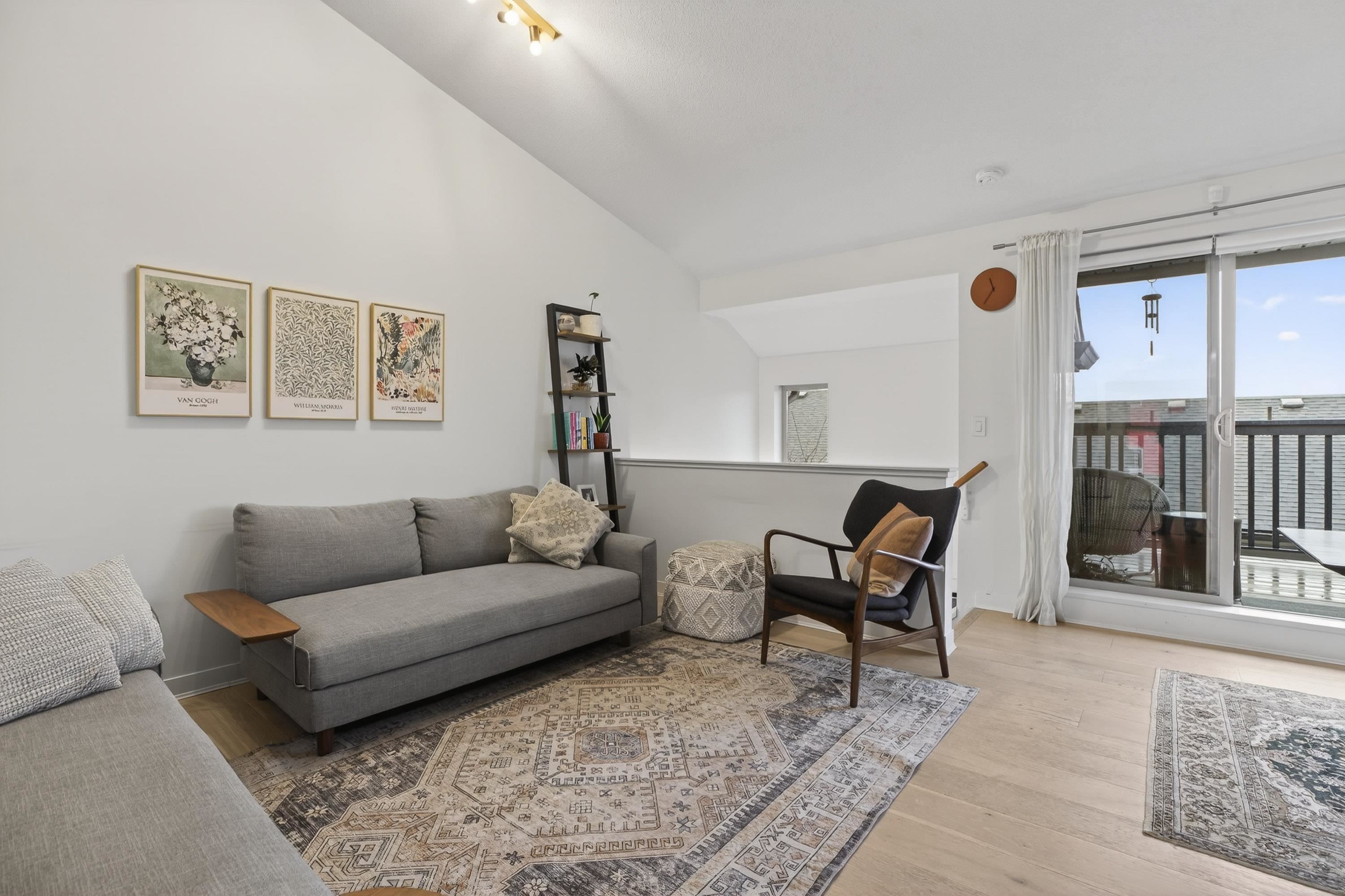 3855 Pender Street 31