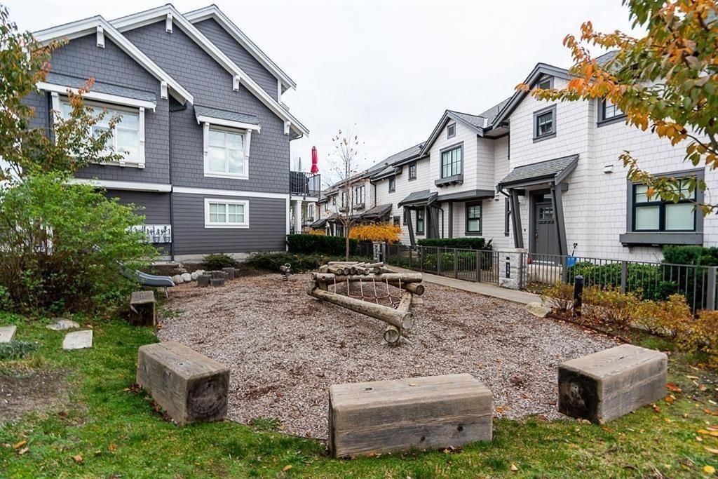 listing image 1102362099373654911