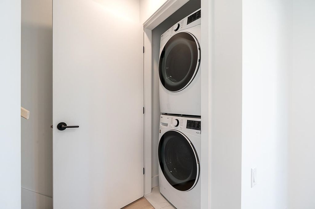 listing image 1103725190009942473