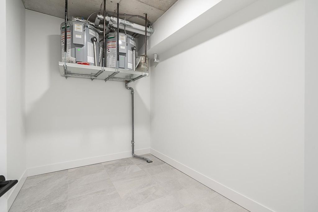 listing image 1109026030136545209