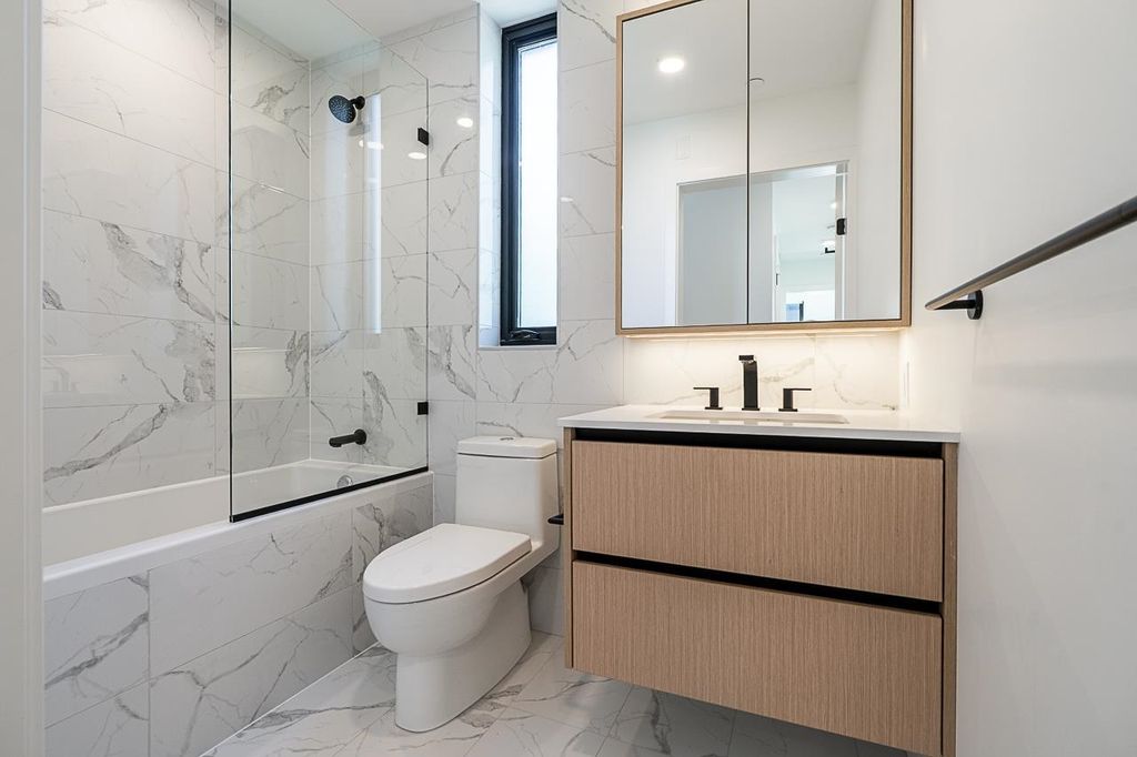 listing image 1100212512882059476