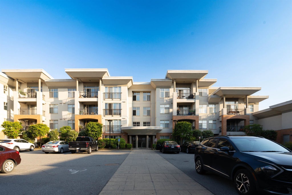 Photo of 33545 Rainbow Avenue #111, Abbotsford, BC V2S 1Z6 (MLS # R3153368)