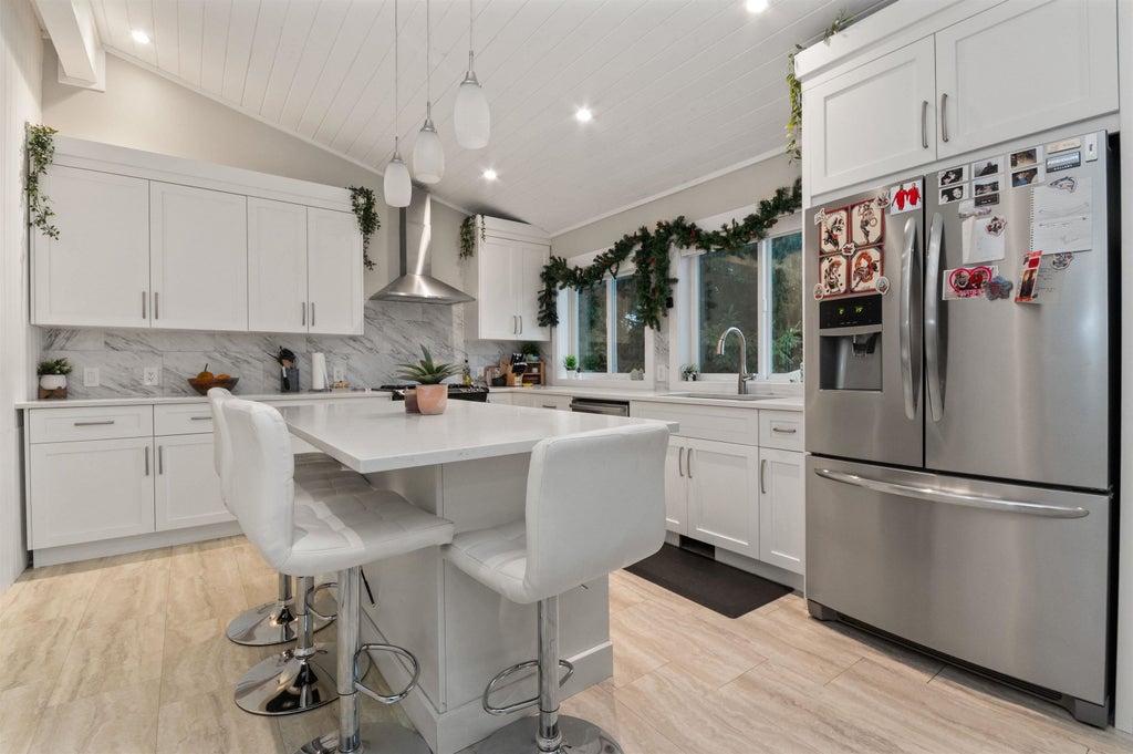 Photo of 46022 Clarke Drive, Chilliwack, BC V2P 3N6 (MLS # R3154621)