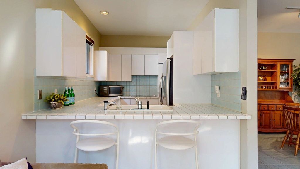 listing image 1104979654020279440