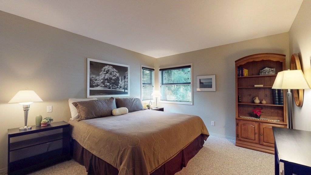 listing image 1100061750279396217