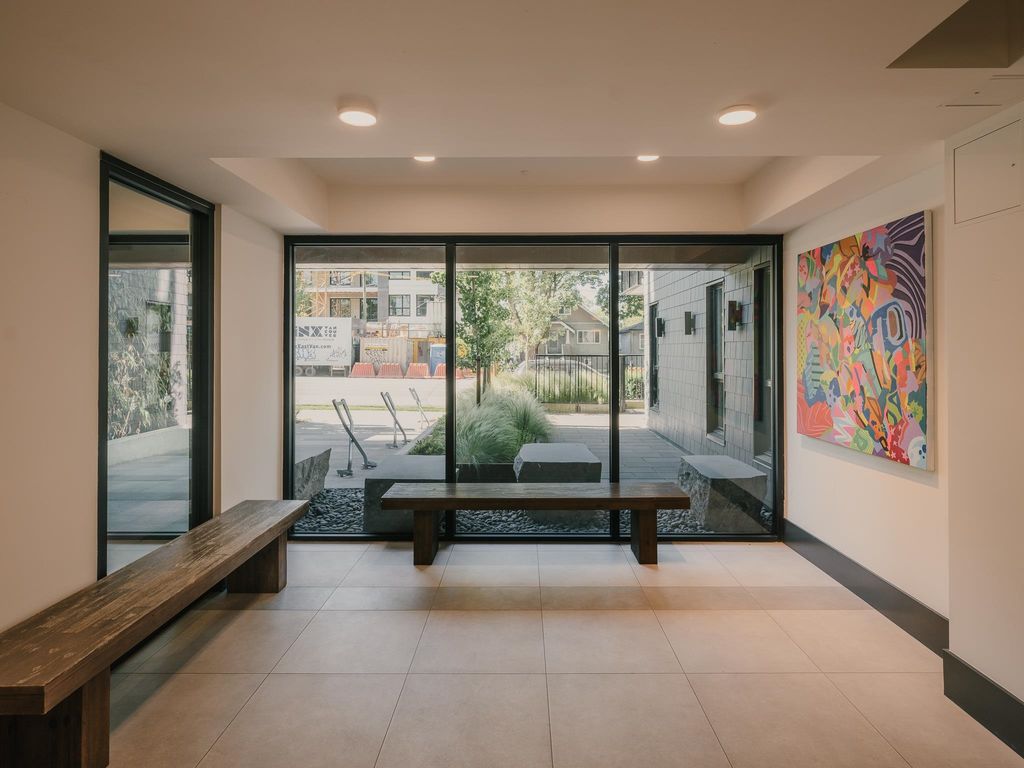 listing image 1105457451840611512