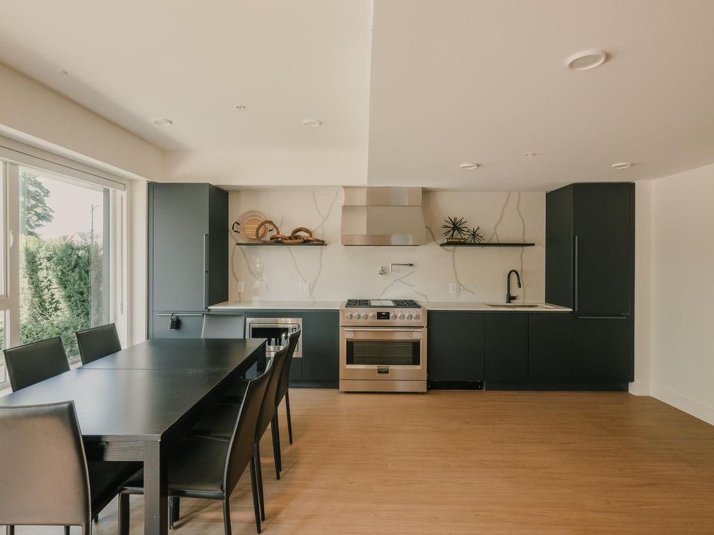 listing image 1107643837591262646