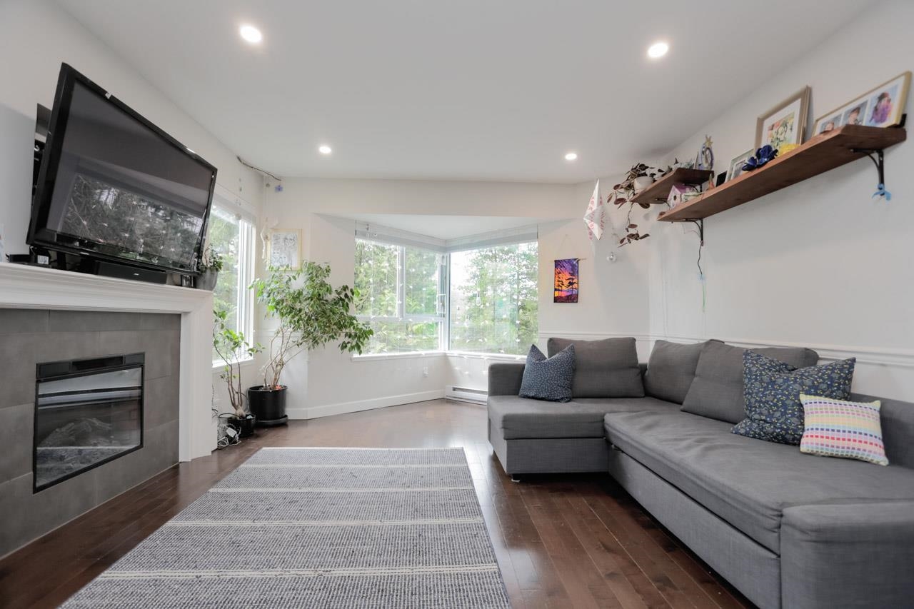 1215 Lansdowne Drive 221