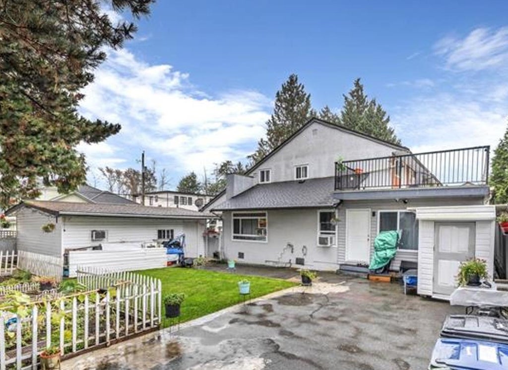 Photo of 6613 134 Street, Surrey, BC V3W 4S1 (MLS # R3172333)