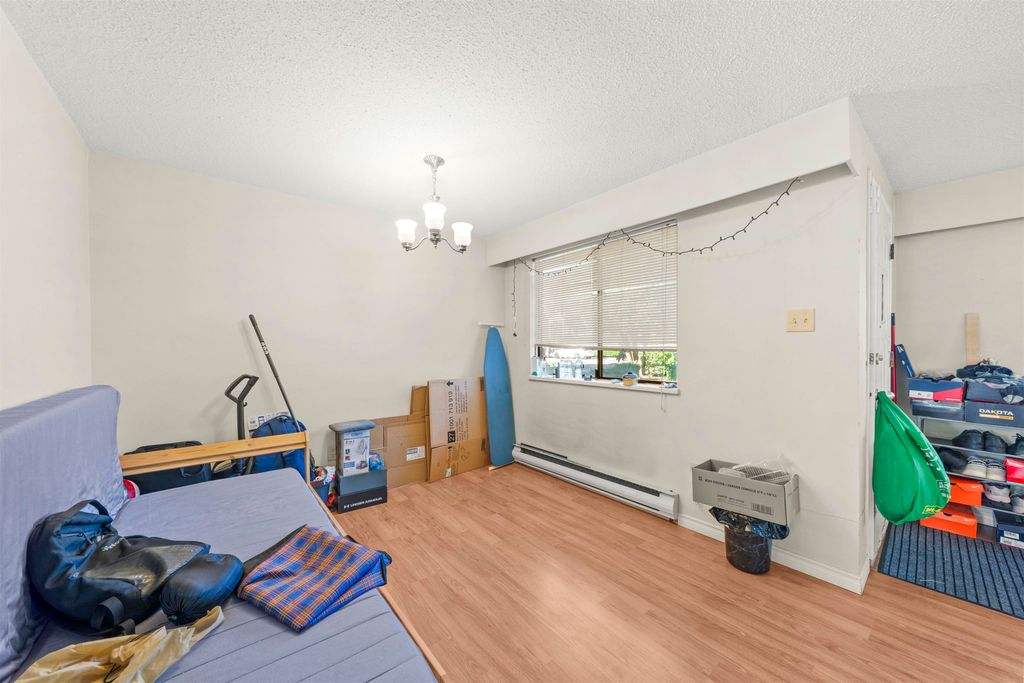listing image 1102659571916643388
