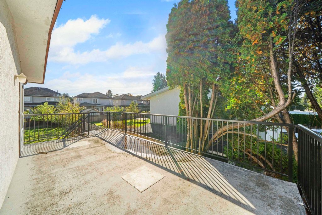 listing image 1102646164102585140