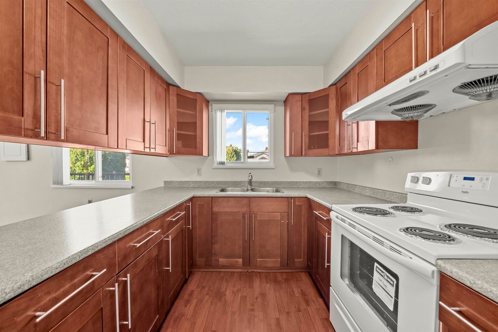 listing image 1104487554313643545