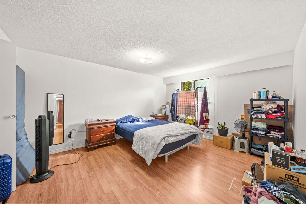 listing image 1101957608180483478