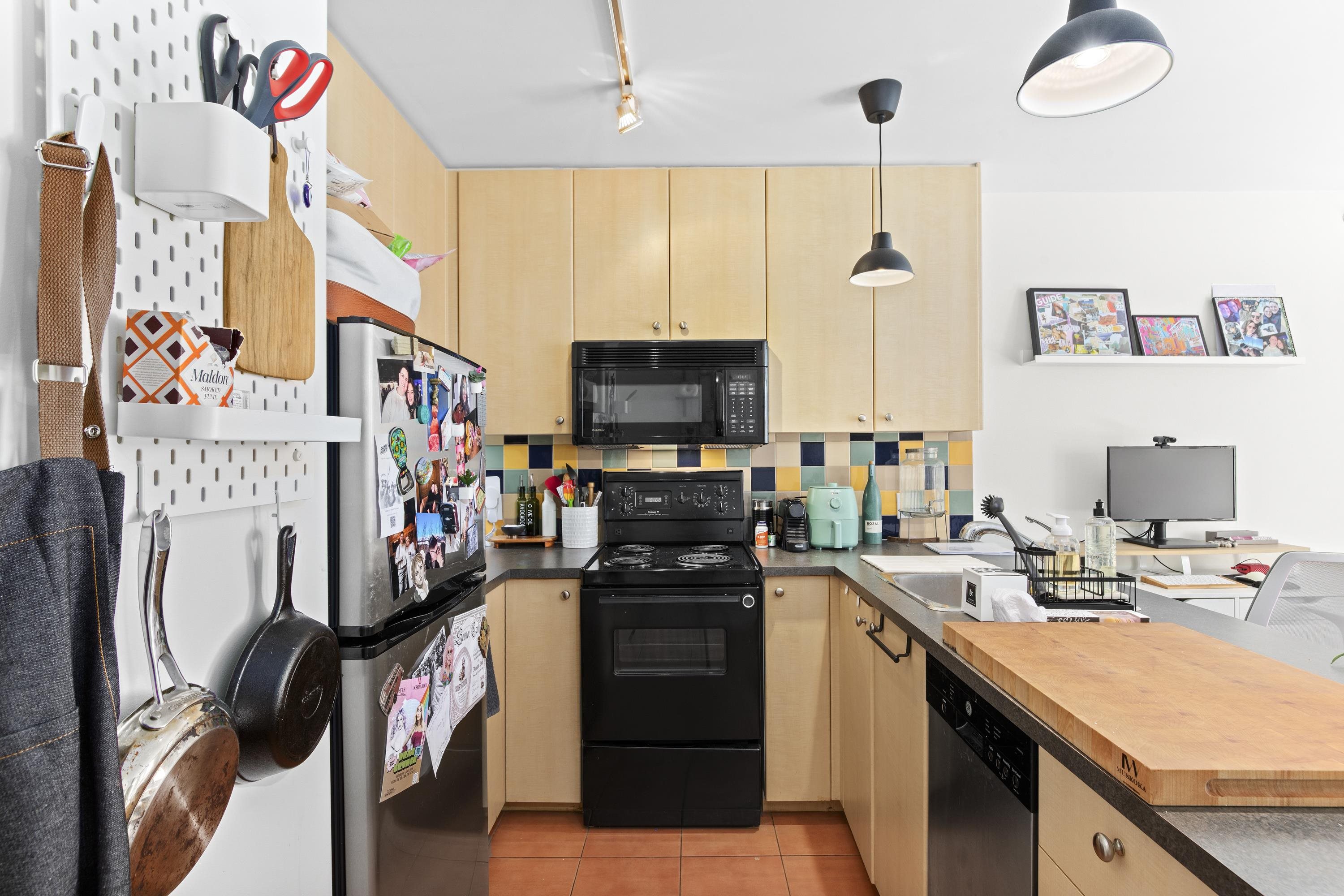 819 Hamilton Street 1105