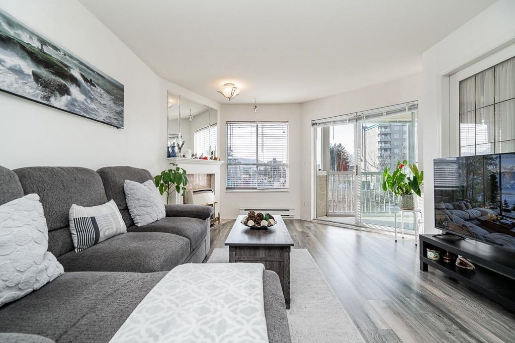 Photo of 9400 Cook Street #204, Chilliwack, BC V2P 4J6 (MLS # R3088231)