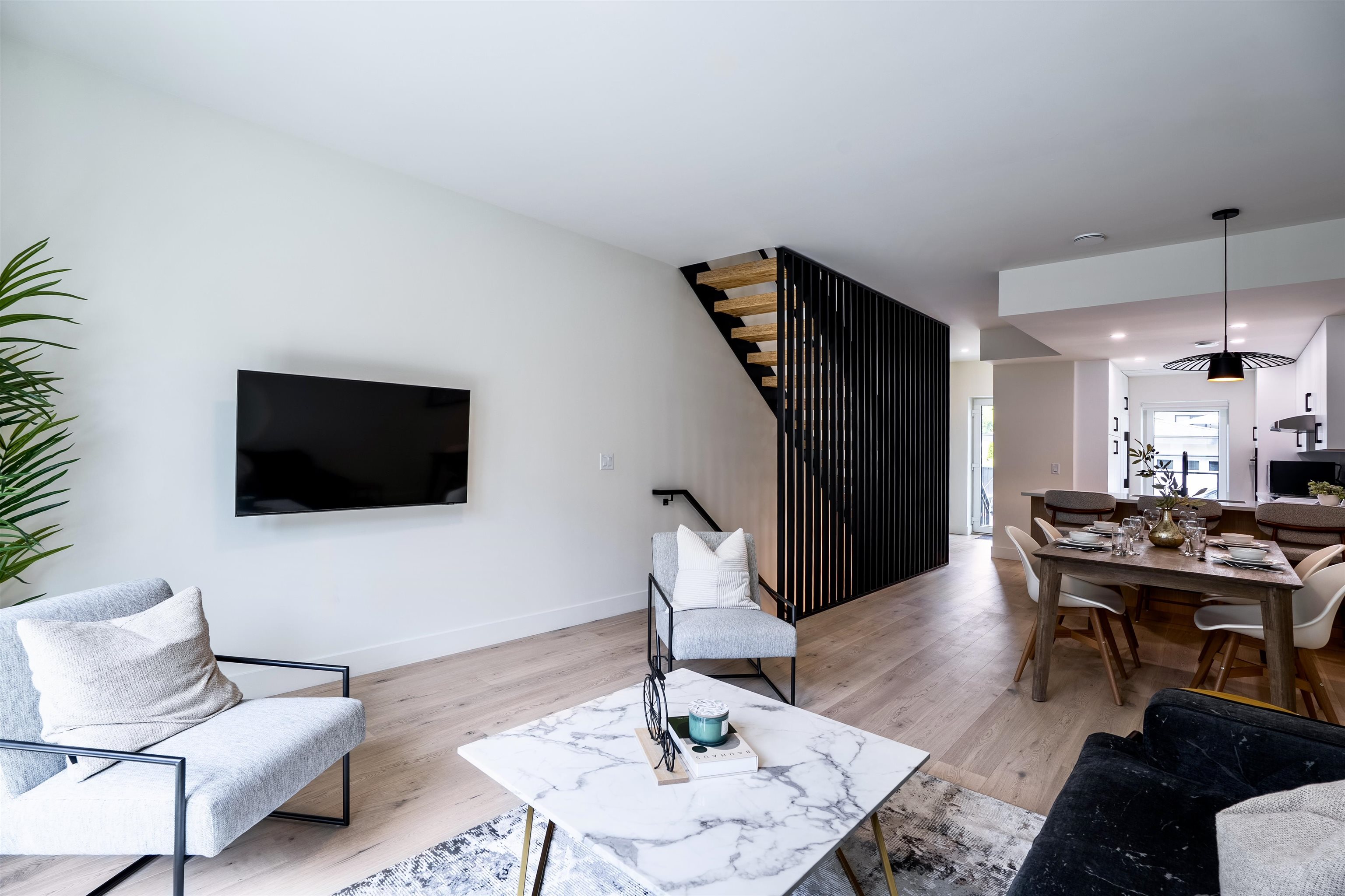 324 E Ridgeway Avenue TH9