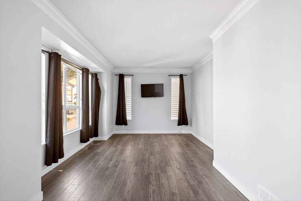 listing image 1104726571752514620