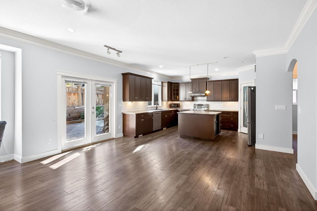 listing image 1100567704132248939