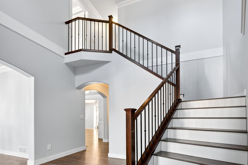 listing image 1101546191365727266