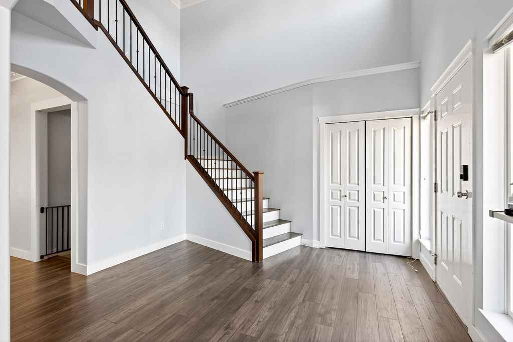 listing image 1107872584800073212