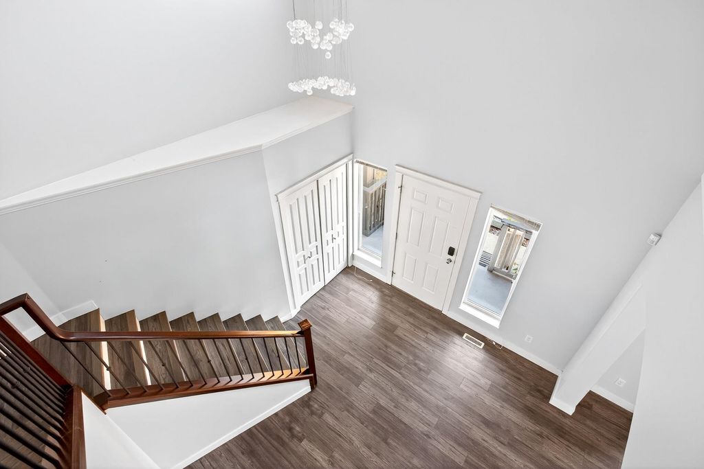 listing image 1106914308475820930