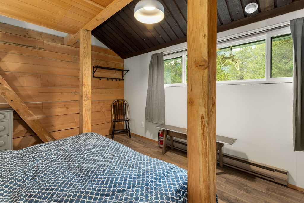 listing image 1106093578491850877