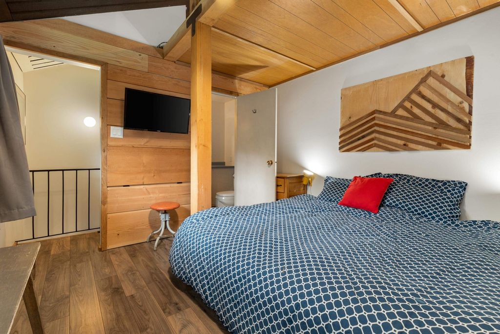 listing image 1107861908513836485