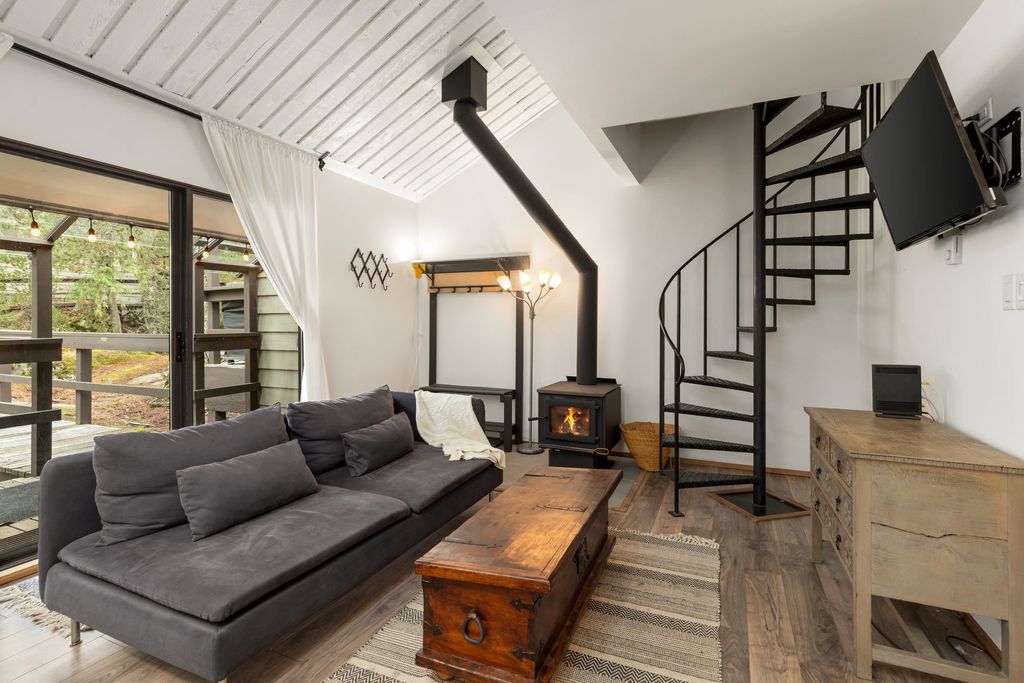 listing image 1108817483412929212