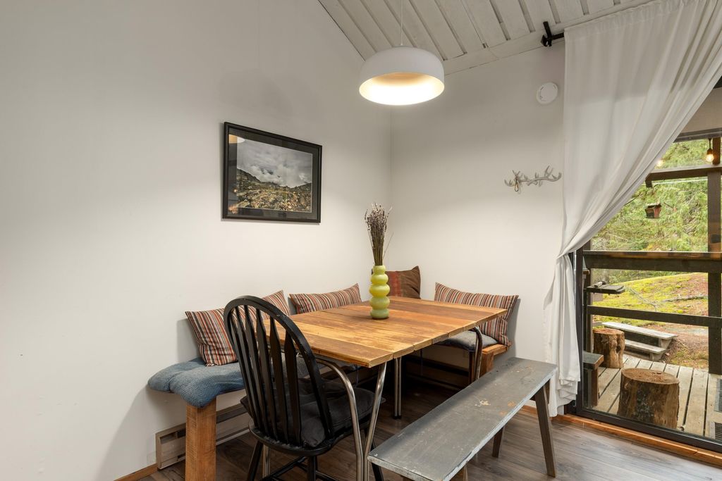 listing image 1104598317046307183