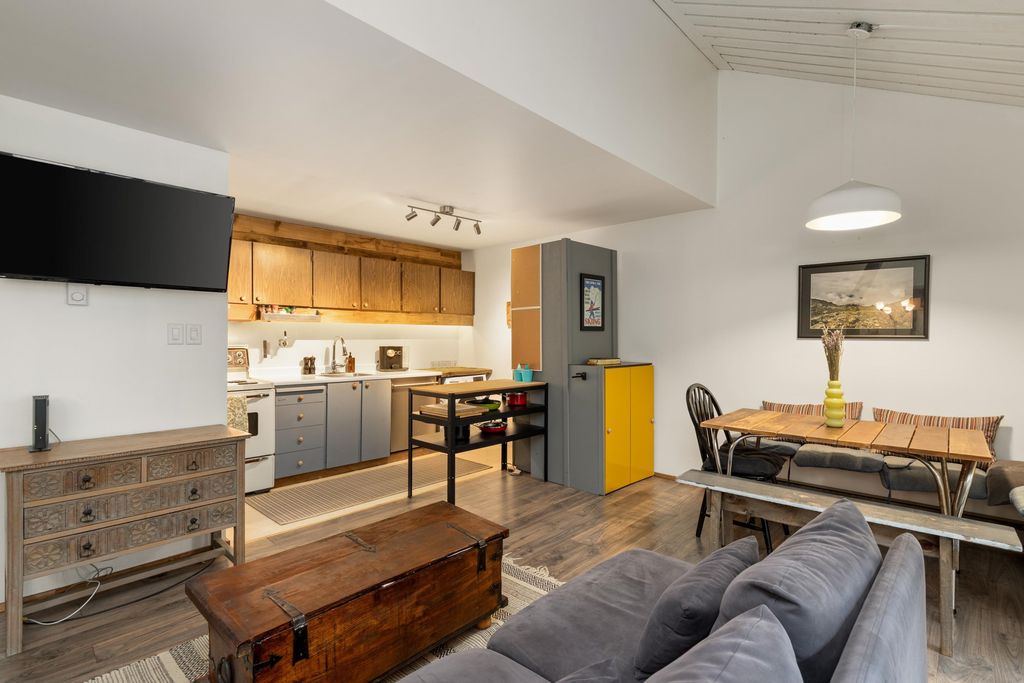 listing image 1100788168411589735