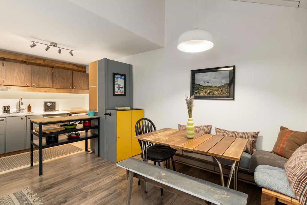 listing image 1107101571272886740