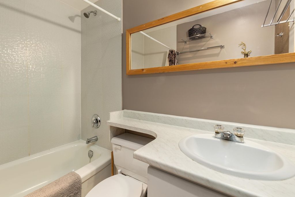 listing image 1109716047515004160