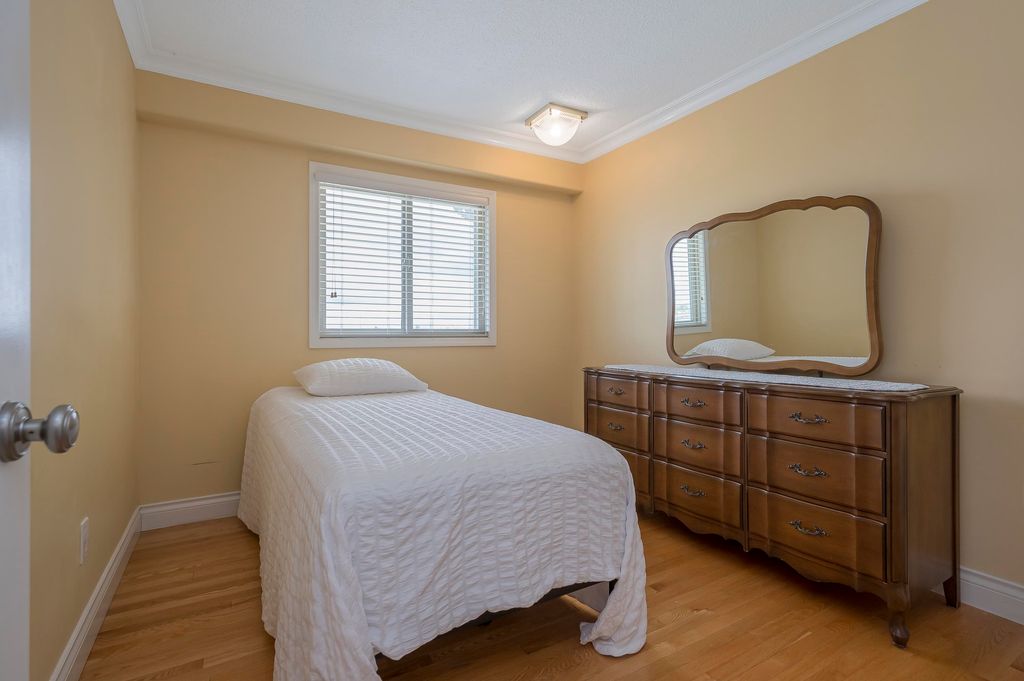 listing image 1108128182192156320