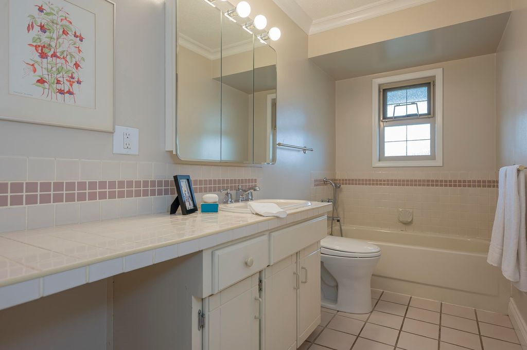 listing image 1101360906246918954