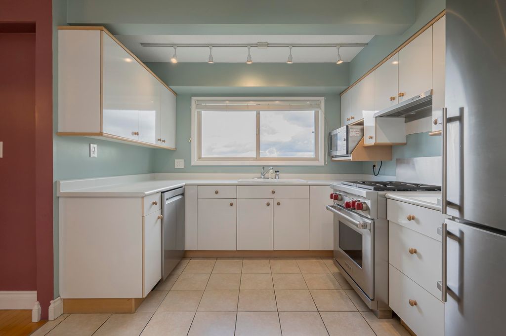 listing image 1100689514333776109