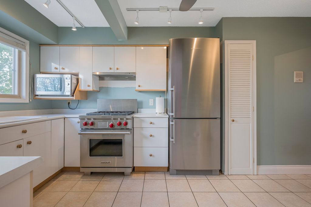 listing image 1102445510850336869