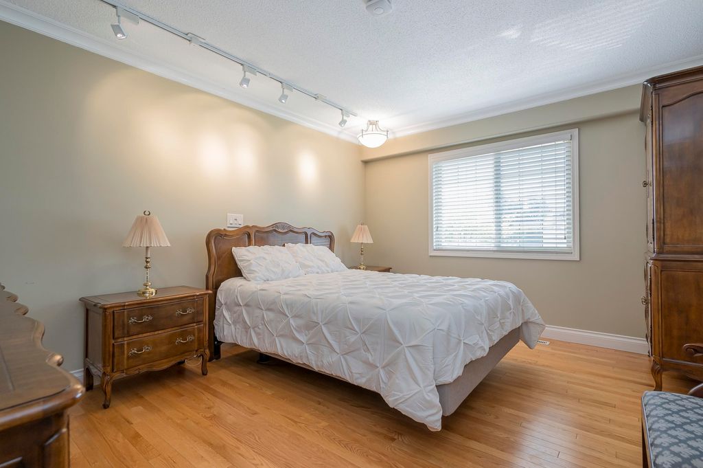 listing image 1101432842933964049