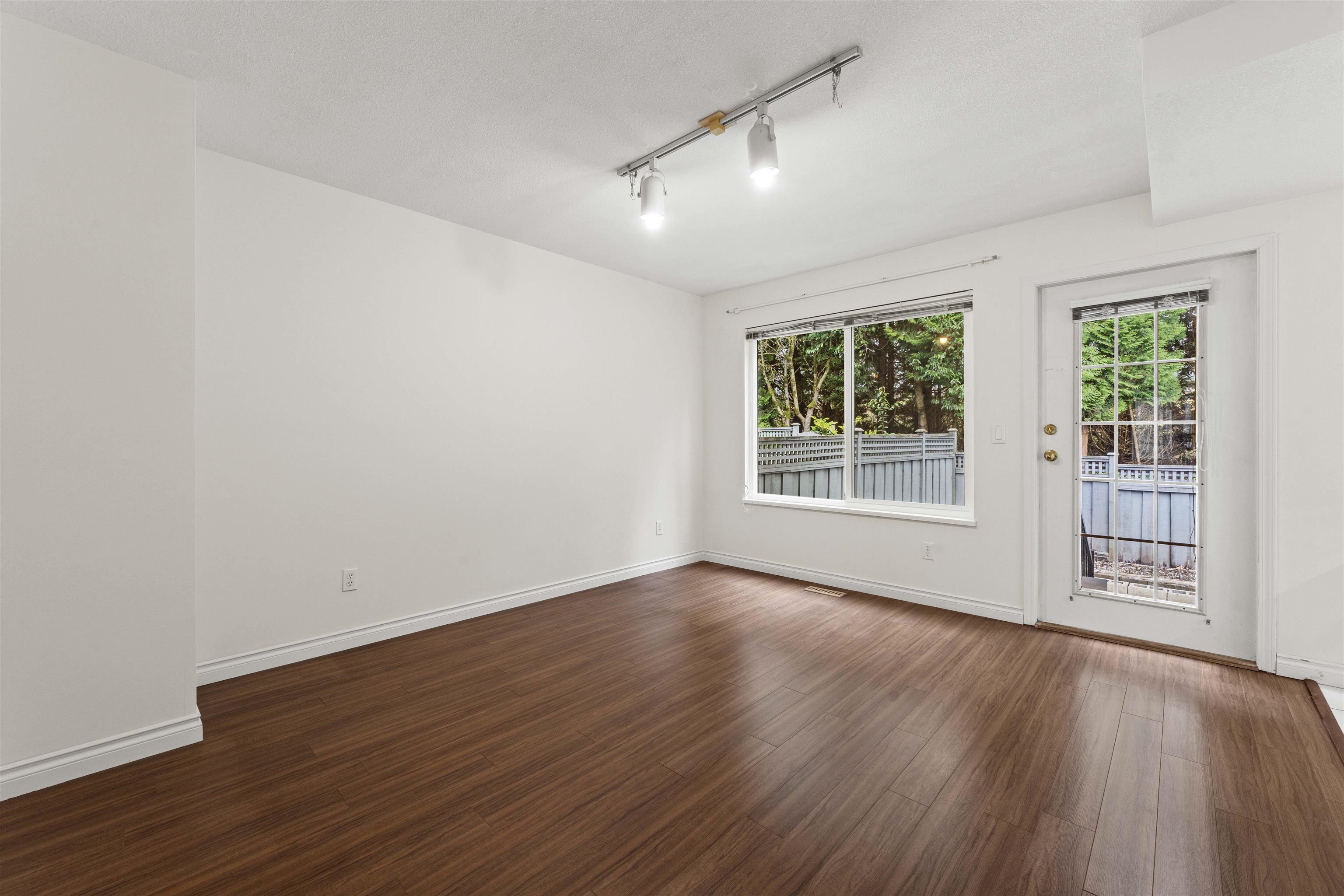 2600 Beaverbrook Crescent 5