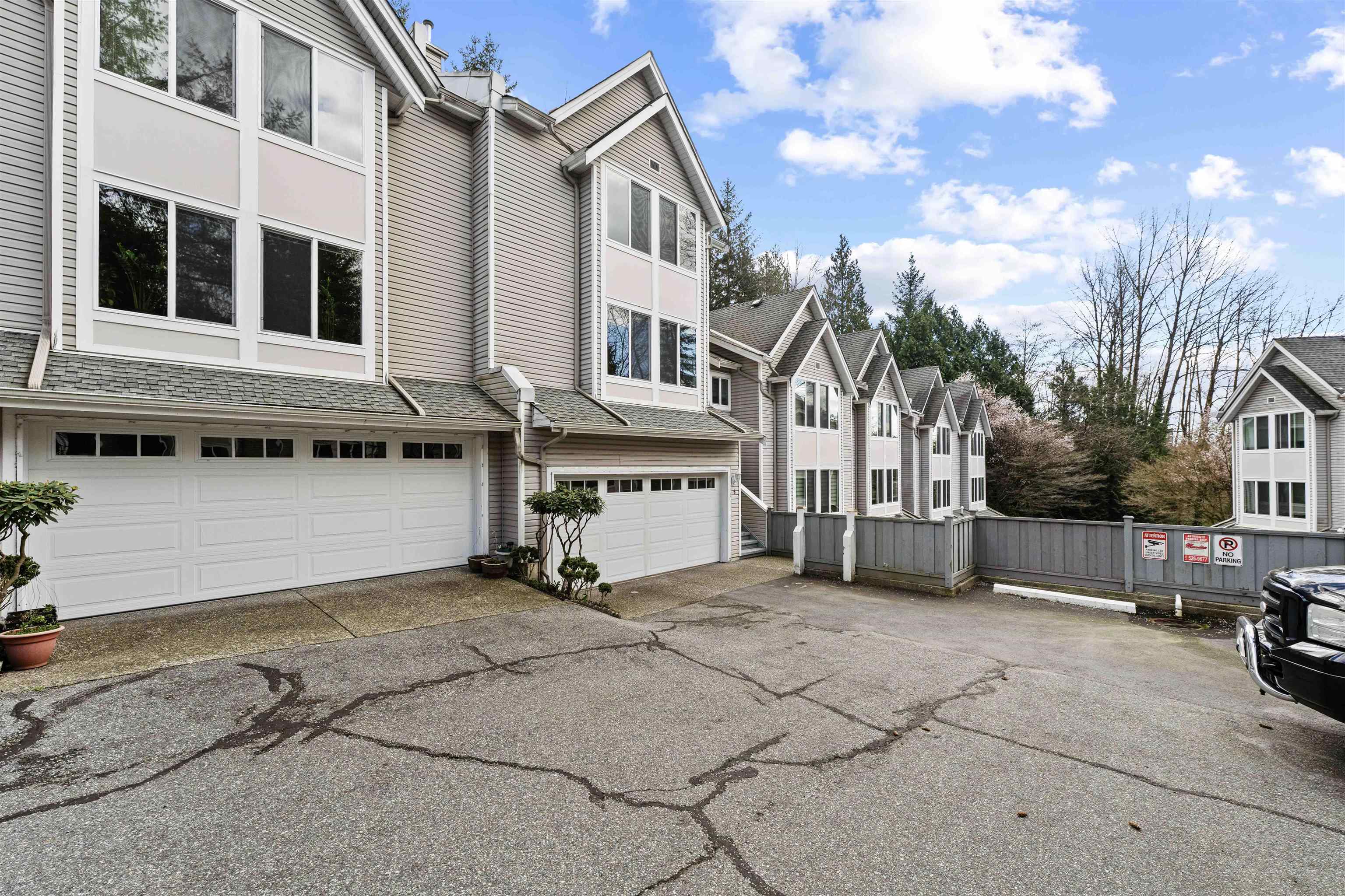 2600 Beaverbrook Crescent 5