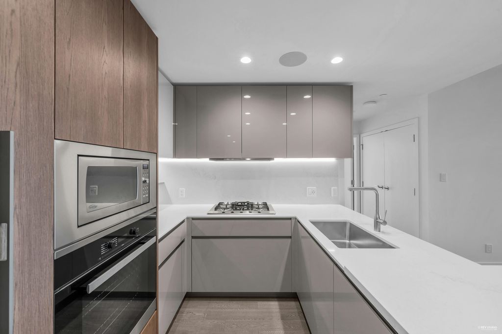 listing image 1102371801495875016