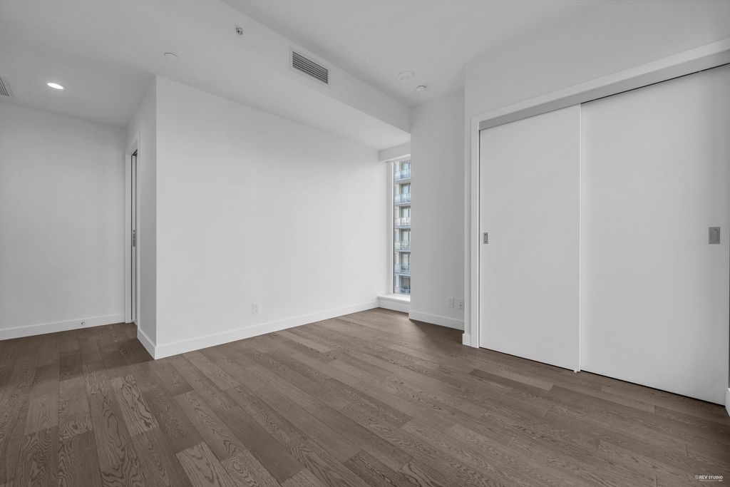 listing image 1107624195885430441
