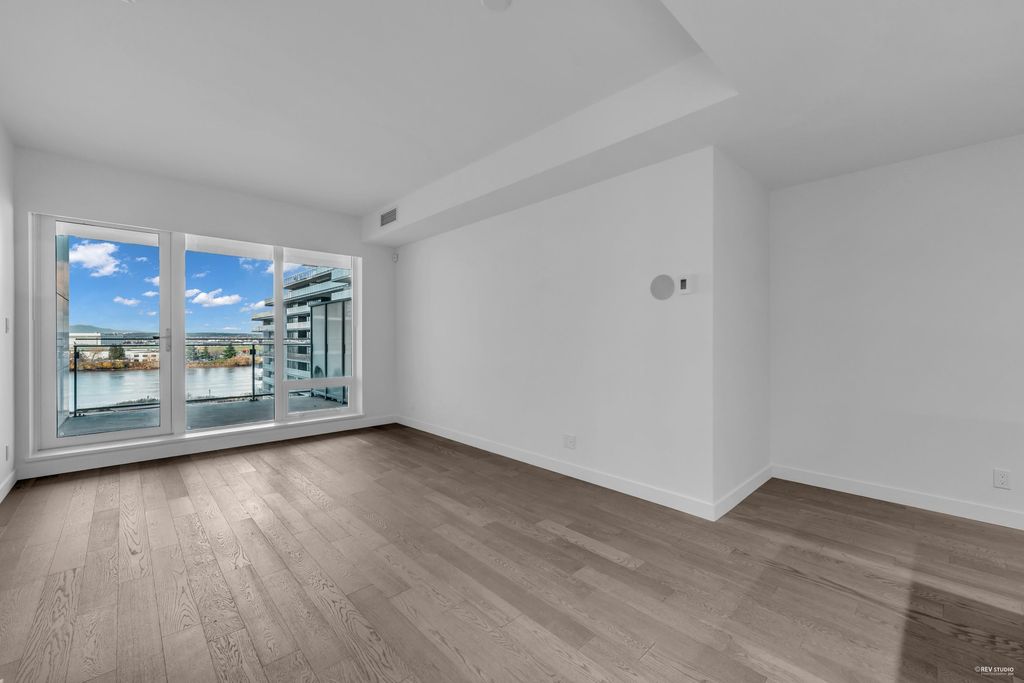 listing image 1104169805272172626